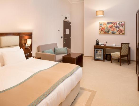 Amenities & Services Amenities & Services