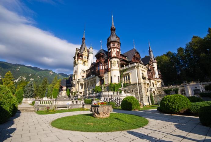 peles castle sinaia day trips from bucharest